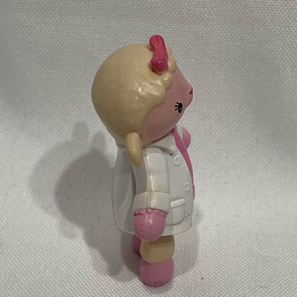Disney Junior Doc McStuffins Lambie figure 2” great condition - Picture 2 of 4